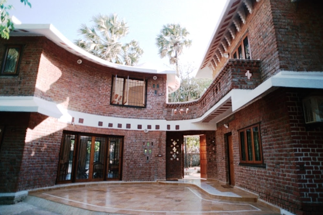 Avatar, Bungalow in Malad, Mumbai